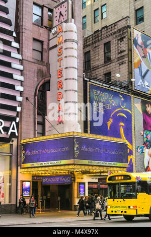 New Amsterdam Theatre Marquee auf der West 42nd Street, New York, USA Stockfoto