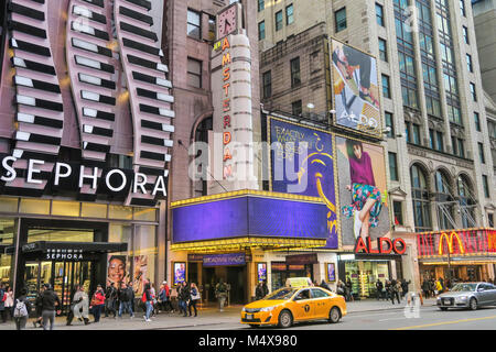 New Amsterdam Theatre Marquee auf der West 42nd Street, New York, USA Stockfoto