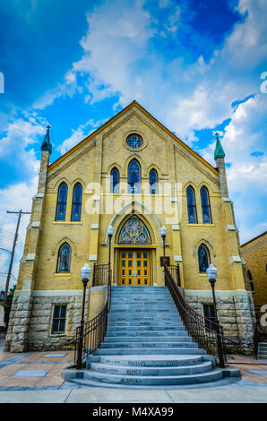 Columbus, OH, USA. Das 1898 erbaute, St. Johannes der Täufer italienische katholische Kirche ist im National Register der Historischen Stätten aufgeführt. Stockfoto