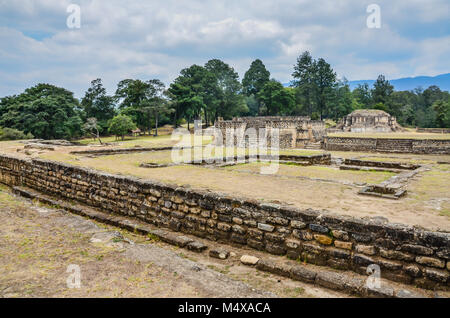 Iximche ist eine kolumbianische Mesoamerican archäologische Stätte im westlichen Hochland von Guatemala. Ehemalige Hauptstadt der Mayas, die Site wurde abandone Stockfoto