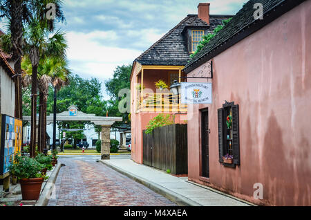 Das spanische Militär Krankenhaus Museum auf Aviles Straße in St. Augustine, Florida deckt den Zweiten Spanischen Periode Arztpraxen. Stockfoto