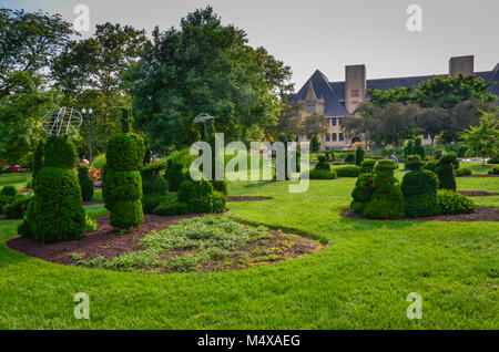 Der formschnitt Garten Park in Columbus, Ohio sitzt auf den Resten der alten Gehörlosenschule Park. Aber es hat sich auch liebevoll als Der formgehölze bekannt Stockfoto