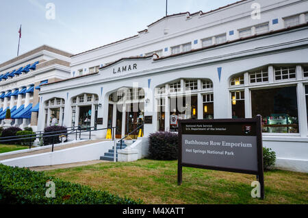 Hot Springs, AR, USA. Die Lamar Badehaus Gebäude eröffnet am 16. April 1923, mit der Spanischen Motiv der anderen Badehäuser. Stockfoto
