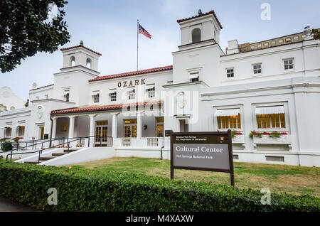 Hot Springs, AR, USA. Ozark Badehaus, eine spanische Colonial Revival Stil Gebäude errichtet 1922, jetzt Teil von Hot Springs Nationalpark. Stockfoto