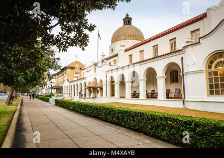 1922 in einem spanischen Colonial Revival Stil erbaut, die quapaw zur Verfügung preisgünstige Badehaus Dienstleistungen. Stockfoto