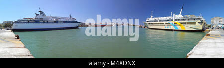 Hafen in Piräus Stockfoto