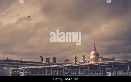 Skyline von London von der Blackfriars Bridge gesehen Stockfoto