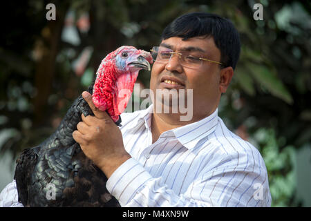 Md. Amir Hossain Sarkar, Inhaber der ersten großen Türkei Bangladesch business Farm" sarker Modarn Türkei Bauernhof" an Ashulia, Korcula, Dhaka, Bangladesch. Stockfoto