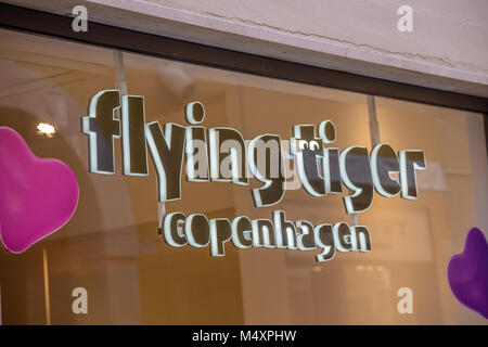 RAVENNA, Italien - 15. FEBRUAR 2018: Flying Tiger Kopenhagen der erste Shop in Ravenna eröffnet Stockfoto