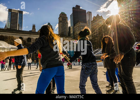 Eislaufen Bryant Park Manhattan New York, New York, USA Stockfoto