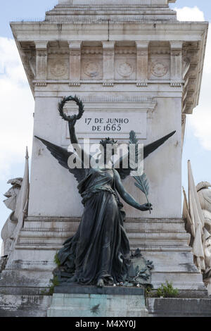Obelik am Restauradores Platz in Lissabon (Portugal) Stockfoto