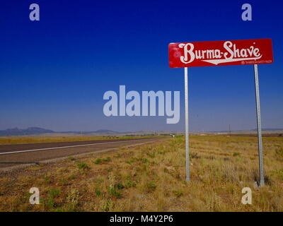 Legendäre Burma Shave Werbung auf der Route 66, Oklahoma Stockfoto