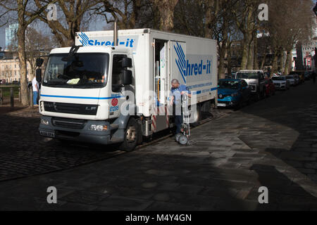 SHRED-IT: Eine Mobile vertrauliche Zerkleinerung Service. Stockfoto