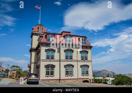 Historische vierte Station School Museum mit einer Ausstellung im Bergbau und original 1870 Klassenzimmer. Virginia City, Nevada, USA. Stockfoto