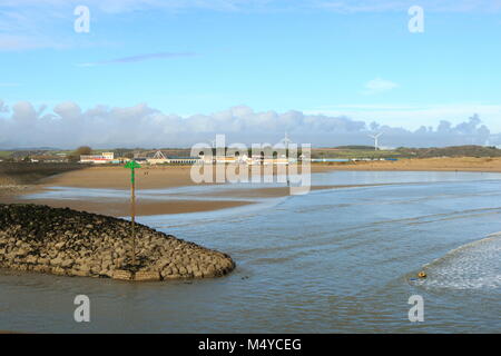 Coney Strand Porthcawl, South Wales UK. angezeigt Strand, Wellenbrecher und Hafeneinfahrt. Stockfoto