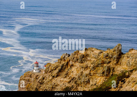 Point Reyes Lighthouse an der Pazifischen Küste, Baujahr 1870 Stockfoto