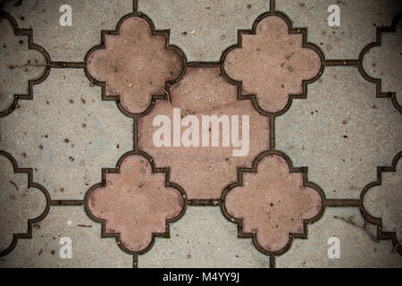 Blick von oben auf die Monotone Grunge graue Ziegel Stein auf den Boden für die Straße Straße. Bürgersteig, Auffahrt,, Bürgersteig im Vintage Design Bodenbeläge Hexagon Muster Stockfoto