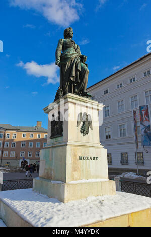 Mozart-Statue in Salzburg Österreich Stockfoto