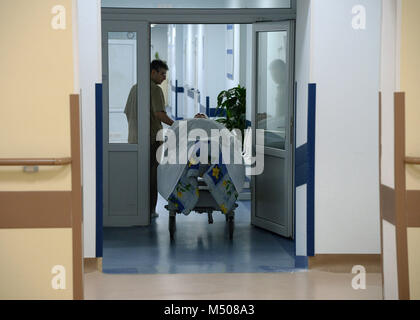 St. Petersburg, Russland. 19 Feb, 2018. Russland, St. Petersburg, am 19. Februar 2018. Klinische Krankenhaus für Veteranen der Kriege. Arbeit der klinischen Krankenhaus für Veteranen der Kriege in St. Petersburg. Credit: Andrey Pronin/ZUMA Draht/Alamy leben Nachrichten Stockfoto