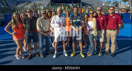 Weston, FL, USA. 18 Feb, 2018. Tennis großer Milos Raonic (CAN) nimmt eine Reise in die Sawgrass Erholungspark vor seinem Spiel an der ATP Champions Tour 2018 gehalten am Delray Beach Tennis Center am 18. Februar in Weston, Florida 2018. Credit: Hoo Me.Com/Media Punch/Alamy leben Nachrichten Stockfoto