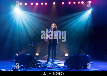 Glasgow, UK. 19 Feb, 2018. Englische singer Georgie führt auf der Bühne des alten Fruitmarket in Glasgow, Schottland. Credit: Roberto Ricciuti/Alamy leben Nachrichten Stockfoto