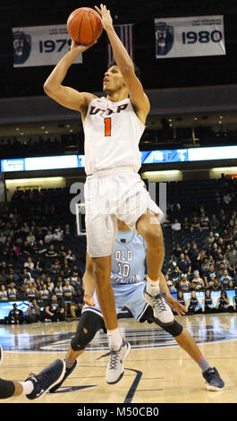 Februar 17, 2018 - UTEP Miners, Paul Thomas (1) schießt den Ball während der Utep Miners vs Old Dominion Monarchen Spiel an Ted Konstante Zentrum in Norfolk, Virginia. Alte Herrschaft beat UTSA 82-33. Jen Hadsell/CSM Stockfoto