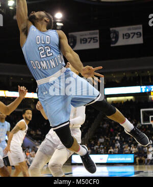 Februar 17, 2018 - Old Dominion Monarchen guard Keith Pinckney (22) Laufwerke an den Korb während der Utep Miners vs Old Dominion Monarchen Spiel an Ted Konstante Zentrum in Norfolk, Virginia. Alte Herrschaft beat UTSA 82-33. Jen Hadsell/CSM Stockfoto