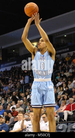 Februar 17, 2018 - Old Dominion Monarchen guard Marquis Godwin (0) schießt den Ball während der Utep Miners vs Old Dominion Monarchen Spiel an Ted Konstante Zentrum in Norfolk, Virginia. Alte Herrschaft beat UTSA 82-33. Jen Hadsell/CSM Stockfoto