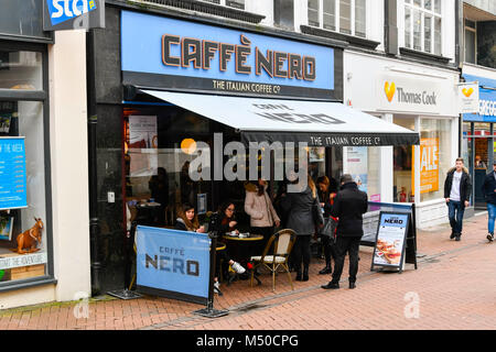 Bournemouth, Dorset, Großbritannien. 19. Februar 2018. Caffe Nero auf alten Christchurch Road, Bournemouth. Foto: Graham Jagd-/Alamy Leben Nachrichten. Stockfoto