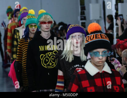 London, Großbritannien. 19. Februar, 2018. Modelle gehen Sie die Start- und Landebahn am Nicopanda zeigen während der London Fashion Week Februar 2018 BFC. Credit: SOPA Images Limited/Alamy leben Nachrichten Stockfoto