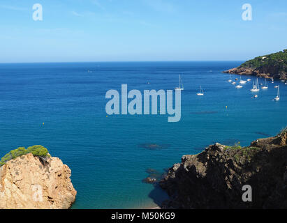 Anzeigen von Sa Riera Strand in Begur, Costa Brava, Girona, Spanien Stockfoto