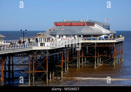 Cromer Pier und Pavilion Theatre, North Norfolk, England Stockfoto