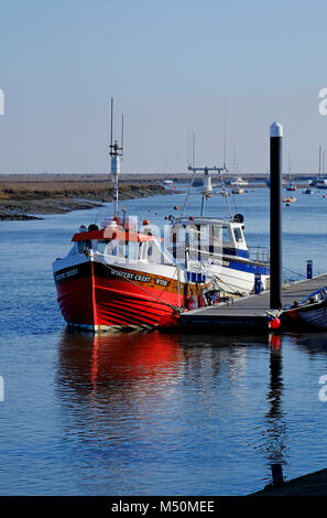 Günstig Fischerbooten am Wells-next-the-Sea, Norfolk, England Stockfoto