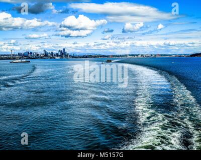 SEATTLE WASHINGTON STADTBILD SKYLINE auf leicht bewölkt TAG Stockfoto