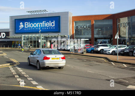 Verschiedene Ladengeschäft Fronten im modernen Bloomfield Einkaufszentrum in Bangor Northern Ireland in einer ruhigen Montag nach einem ereignisreichen Wochenende Stockfoto