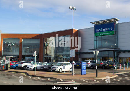 Verschiedene Ladengeschäft Fronten im modernen Bloomfield Einkaufszentrum in Bangor Northern Ireland in einer ruhigen Montag nach einem ereignisreichen Wochenende Stockfoto