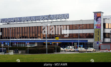 BERLIN, DEUTSCHLAND - Jan 17th, 2015: Terminal des Flughafen Schönefeld SXF ist der zweitgrößte Flughafen Berlin nach Tegel TXL Stockfoto