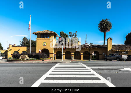 In Burlingame, Kalifornien, USA - Dezember 10, 2017: Ansicht der Burlingame Caltrain Station Stockfoto