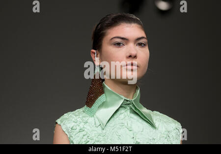 Modelle auf dem Laufsteg während der Faustino Steinmetz Herbst/Winter 2018 London Fashion Week Show im BFC Showspace, London. PRESS ASSOCIATION. Bild Datum: Montag, 19. Februar 2018. Photo Credit: Isabel Infantes/PA-Kabel Stockfoto