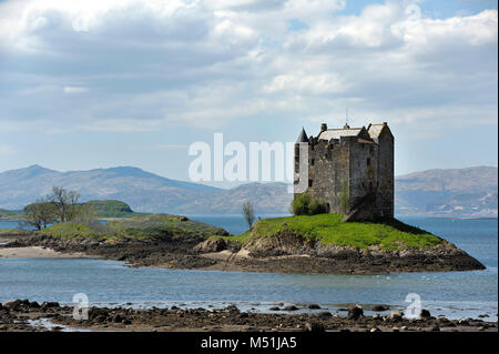 Vereinigtes Königreich, Schottland, Highlands, Appin: Castle Stalker auf Loch Laich Stockfoto