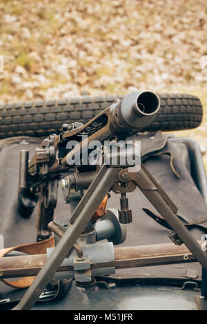 Deutsche Maschinengewehr der Zeit des Zweiten Weltkrieges in der Nähe der Wiege des Motorrad montiert Stockfoto