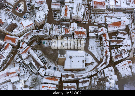 Luftbild, Hattingen-Mitte Sankt Georg Kirche Kirchplatz, im Schnee, Hattingen, Ruhrgebiet, Nordrhein-Westfalen, Deutschland, Europa, Hattingen, Ruh Stockfoto