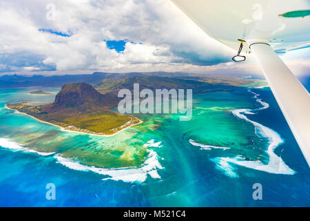 Luftaufnahme der Unterwasser Wasserfall. Mauritius Stockfoto