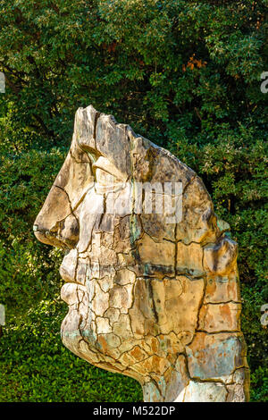 Skulptur tindaro screpolato von Igor Mitoraj in Florenz, Italien Stockfoto