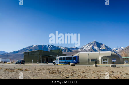 Mammoth Yosemite Airport ist eine Stadt - Öffentliche Flughafen ist sieben Kilometer östlich von Mammoth Lakes, in Mono County, Kalifornien. Stockfoto