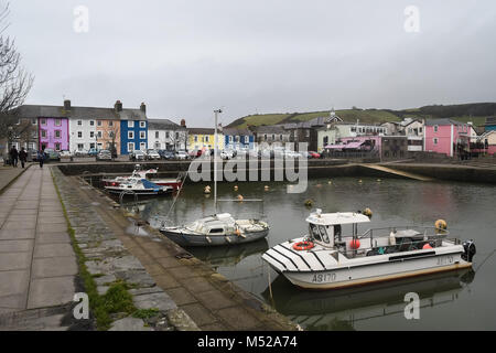 Aberaeron twon West Wales an einem bewölkten Tag im Februar. Stockfoto