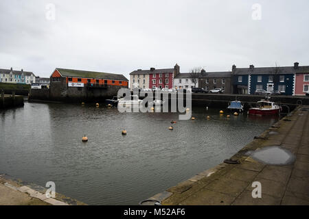 Aberaeron twon West Wales an einem bewölkten Tag im Februar. Stockfoto