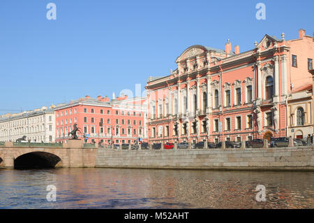 Sankt Petersburg, Russland, April 7, 2014: Blick von der Fontanka an Sergievskiy Beloselsky-Belozersky (Palast) - dem ehemaligen Grand Palace in St. Stockfoto