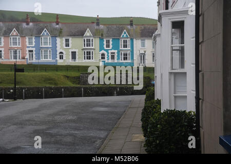 Aberaeron twon West Wales an einem bewölkten Tag im Februar. Stockfoto