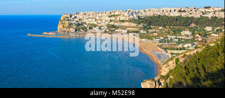 Sommer Stadt Peschici, Italien Stockfoto